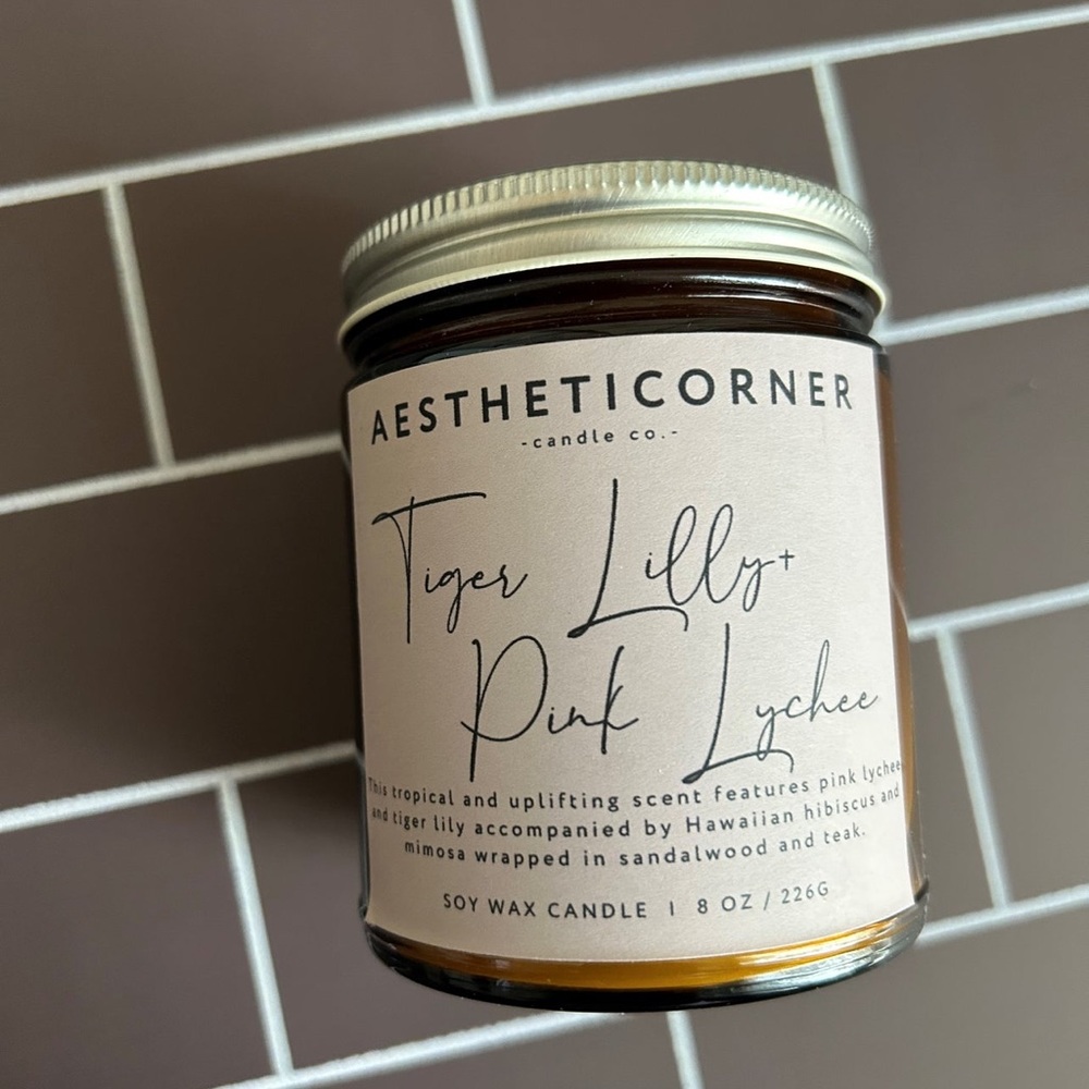 Amber Colored Candle - Tiger Lilly & Pink Lychee